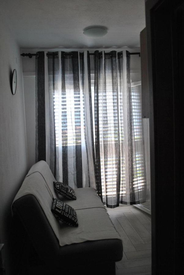 Apartmani Gradac Exterior photo